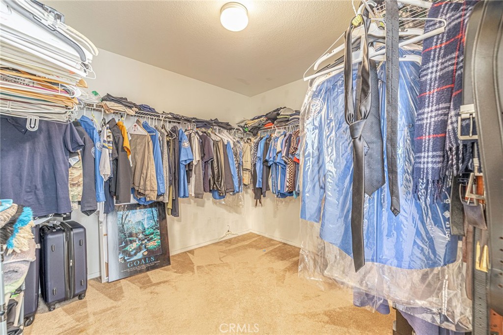 https://media.crmls.org/medias/e9d9de0c-599e-42c2-bb67-b63de252cbc8.jpg?preset=X-Large