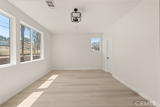 Detail Gallery Image 26 of 36 For 5978 Copperfield Ave, Riverside,  CA 92506 - 5 Beds | 4/1 Baths