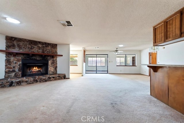 12690 Augusta Way, Victorville CA: https://media.crmls.org/medias/e9da3541-67af-49f6-9b76-e1d7df2b6f14.jpg