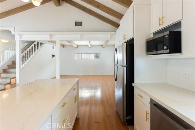 Detail Gallery Image 22 of 44 For 22632 Cass, Woodland Hills,  CA 91364 - 3 Beds | 2 Baths