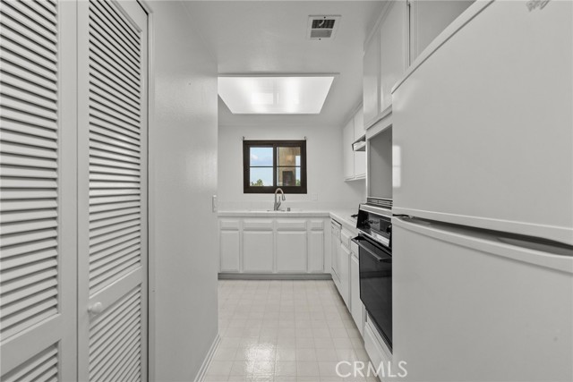 Detail Gallery Image 14 of 28 For 815 Main St #206,  El Segundo,  CA 90245 - 2 Beds | 2 Baths