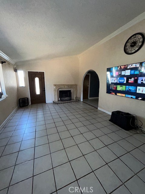 18145 10th Street, Bloomington CA: https://media.crmls.org/medias/e9dafc4c-0957-4c47-b55c-39f9f96444dd.jpg