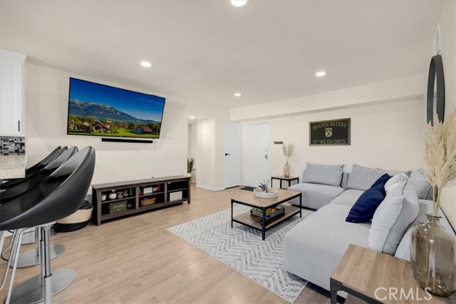 18530 Hatteras Street, 337 photo 3