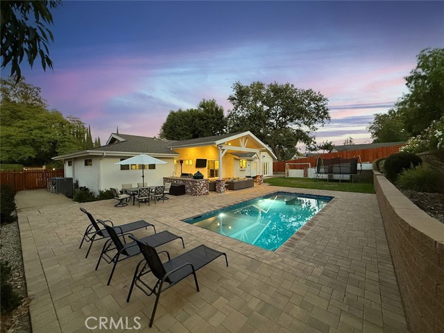 843 Encino Vista Drive, Thousand Oaks CA: https://media.crmls.org/medias/e9dbe211-ebb8-454a-a987-7a183bc22f11.jpg