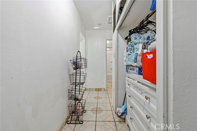 Detail Gallery Image 16 of 39 For 1054 W 24th, Merced,  CA 95340 - 3 Beds | 1 Baths