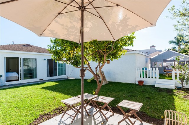 1215 9th Street, Hermosa Beach, California 90254, 3 Bedrooms Bedrooms, ,1 BathroomBathrooms,Residential,Sold,9th,SB17238804