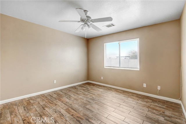 Image 10 of 20 For 15514 Avenida Manzana