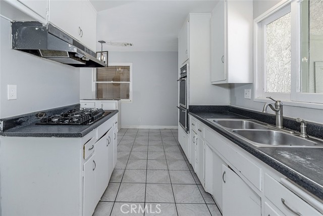 Detail Gallery Image 7 of 37 For 11523 Vanport Ave, Sylmar,  CA 91342 - 3 Beds | 2 Baths