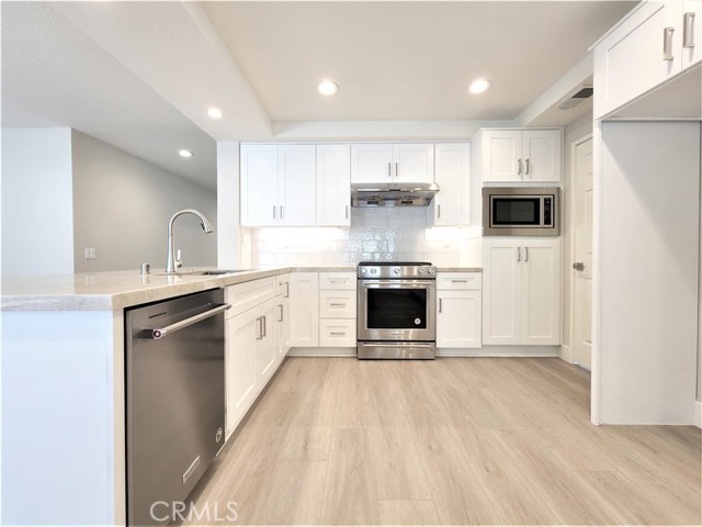 Detail Gallery Image 11 of 34 For 14 Andalucia, Irvine,  CA 92614 - 5 Beds | 3 Baths