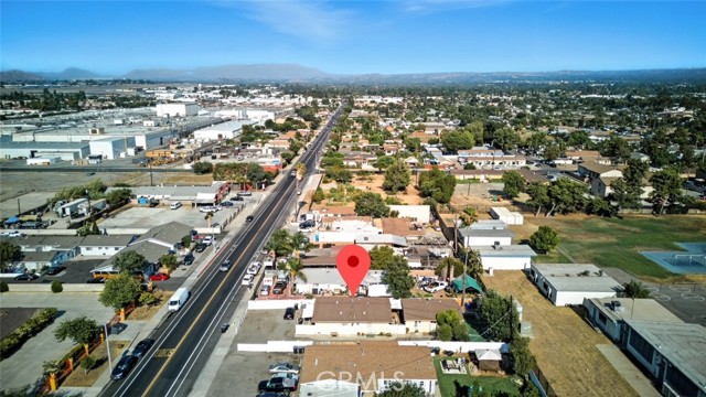 8876 Cypress Avenue, Riverside CA: https://media.crmls.org/medias/e9dd9e62-41a9-4df9-8a35-9df9d8ffd1fd.jpg