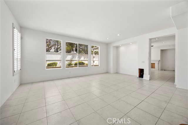 1 Country Walk Drive, Aliso Viejo CA: https://media.crmls.org/medias/e9dea557-c5ac-4aae-87e6-169aa9d83f73.jpg