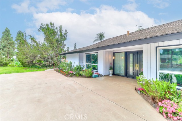 2225 Terraza Place, Fullerton CA: https://media.crmls.org/medias/e9df255b-7812-4721-a9fc-891a7d2fb619.jpg