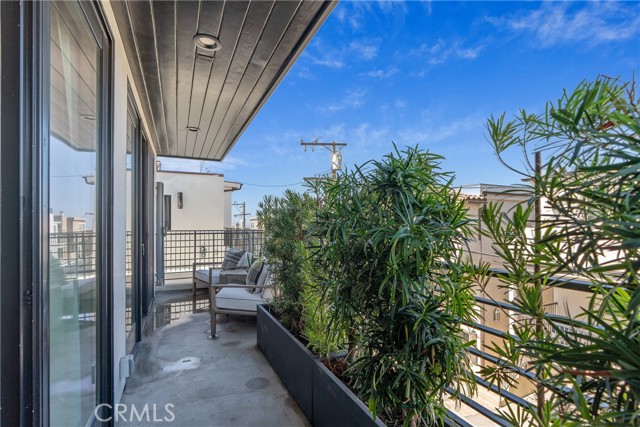 428 21st Pl, Manhattan Beach, California 90266, 3 Bedrooms Bedrooms, ,3 BathroomsBathrooms,Residential,Sold,21st Pl,SB25012241