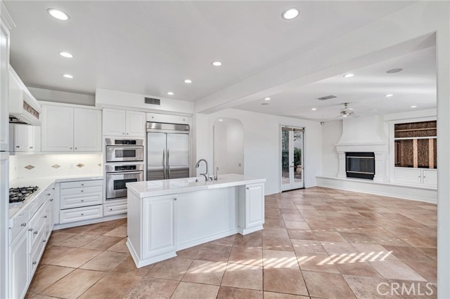 Detail Gallery Image 15 of 75 For 26839 Pinehurst Dr, Valencia,  CA 91355 - 3 Beds | 3 Baths