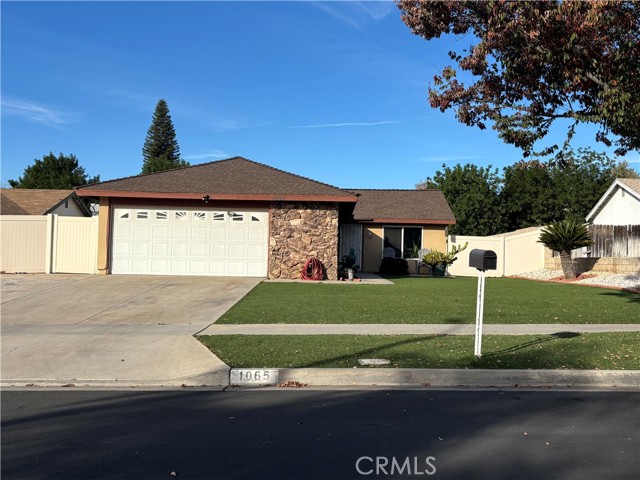 1065 Bascomb, Riverside CA: https://media.crmls.org/medias/e9e0d198-259c-4438-89bd-ec6aaa7eb3df.jpg