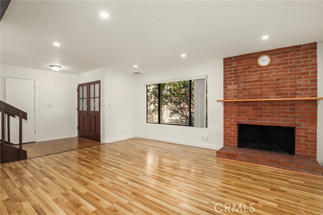 Detail Gallery Image 5 of 38 For 33 Northwoods Ln, La Crescenta,  CA 91214 - 3 Beds | 2/1 Baths