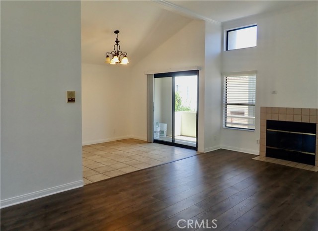4275 Las Virgenes Road, Calabasas CA: https://media.crmls.org/medias/e9e10e24-bb42-4442-8ee9-9434af58a518.jpg