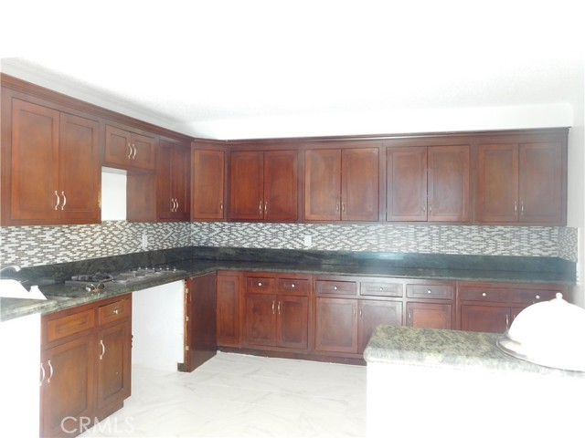 1025 W 130th Street, Gardena CA: https://media.crmls.org/medias/e9e1acd2-9440-4efd-9c25-9120b300568b.jpg