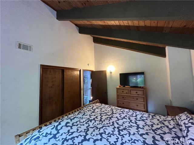 1286 Aleutian Drive, Lake Arrowhead CA: https://media.crmls.org/medias/e9e22098-be77-4790-a2d2-b1a93e3c4199.jpg