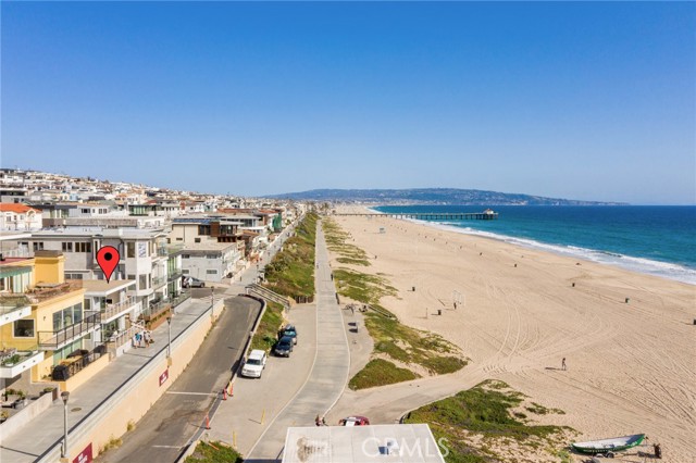 2208 The Strand, Manhattan Beach CA: https://media.crmls.org/medias/e9e2683e-788f-4e3d-9908-c179d7842e6c.jpg