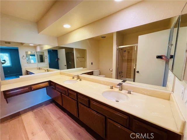 10201 Mason Avenue, Chatsworth CA: https://media.crmls.org/medias/e9e2a036-2dbd-4518-a566-f27faa19a6c7.jpg
