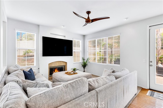 64 Vista del Valle, Aliso Viejo CA: https://media.crmls.org/medias/e9e2c83a-fb7d-4753-8c8a-e1283afc13bd.jpg