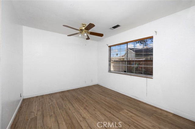 4060 Olive Street, Chino CA: https://media.crmls.org/medias/e9e2e8ff-3e07-4691-91db-6d697bbfa442.jpg