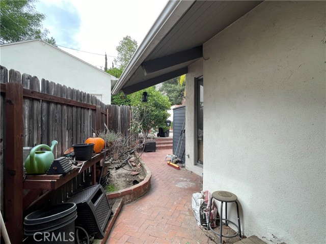 643 W Alegria Avenue, Sierra Madre CA: https://media.crmls.org/medias/e9e32abb-aee3-42ae-8fae-33e0d41db222.jpg