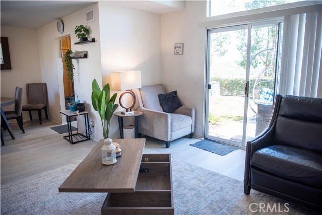 27872 Aberdeen, Mission Viejo CA: https://media.crmls.org/medias/e9e336fd-8b07-4e54-b645-c9cedbcd5b0a.jpg