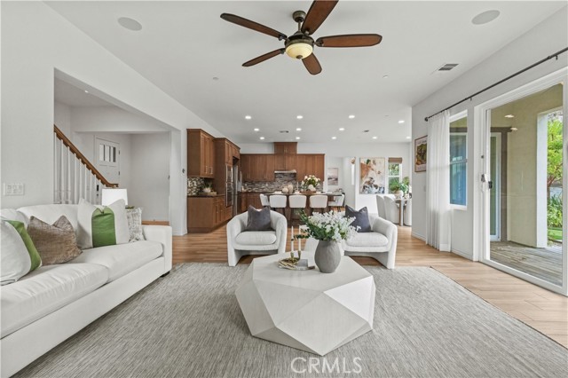 Detail Gallery Image 17 of 69 For 164 Newall, Irvine,  CA 92618 - 4 Beds | 4/1 Baths