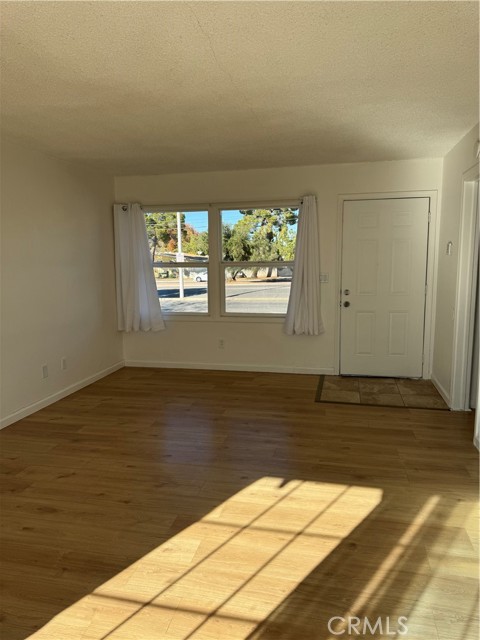 Detail Gallery Image 5 of 28 For 144 E Avenue Q, Palmdale,  CA 93550 - 3 Beds | 1/1 Baths