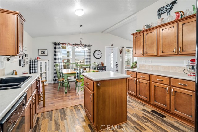 Detail Gallery Image 14 of 38 For 600 S Dennison Rd #50,  Tehachapi,  CA 93561 - 3 Beds | 2 Baths
