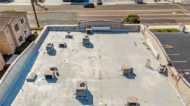 3200 Mission Avenue, Oceanside CA: https://media.crmls.org/medias/e9e3fa4d-65e8-4c19-a02c-f4624d2a5f31.jpg