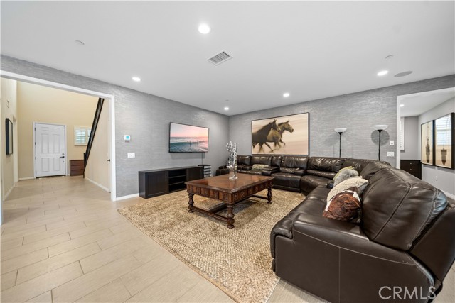 3942 Alexander Ave, Ontario CA: https://media.crmls.org/medias/e9e40939-8d65-43c9-9f90-a63bb21aa909.jpg