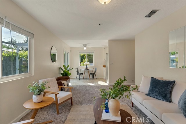 Detail Gallery Image 6 of 30 For 951 Cleveland Ave, Chico,  CA 95928 - 3 Beds | 2 Baths