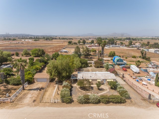 25680 Troy Lane, Menifee CA: https://media.crmls.org/medias/e9e4dbcf-6c3b-4f3e-9e69-ca260c49e221.jpg