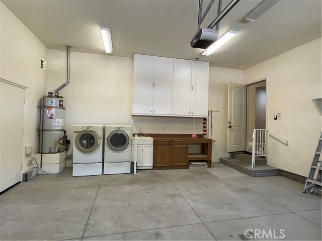 2068 Radnor Avenue, Long Beach CA: https://media.crmls.org/medias/e9e513f4-6caf-421f-aba6-d754694c775c.jpg