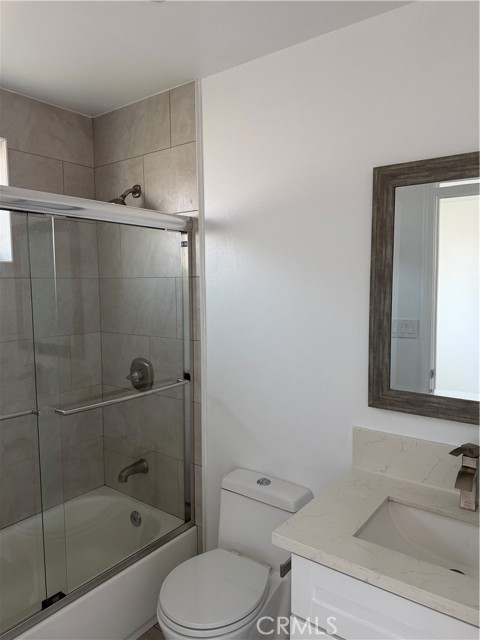 Detail Gallery Image 23 of 32 For 1130 Browning, Los Angeles,  CA 90037 - 3 Beds | 3/1 Baths