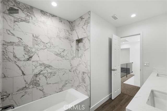11062 Oneida Avenue, San Fernando CA: https://media.crmls.org/medias/e9e5a665-cc77-4f2c-b714-6650494318b4.jpg