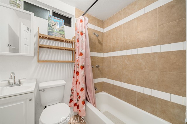 1143 West 66th, Los Angeles CA: https://media.crmls.org/medias/e9e5bccb-92e6-47ca-9306-3b0a8c2ddc3f.jpg