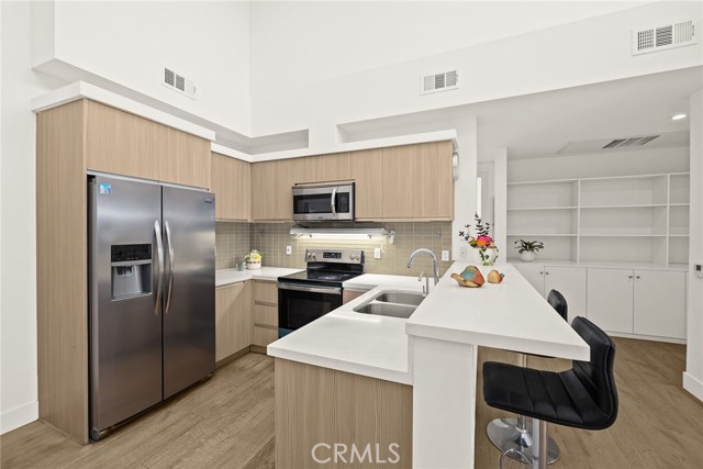 Detail Gallery Image 11 of 31 For 210 N Monterey St #503,  Alhambra,  CA 91801 - 2 Beds | 2 Baths