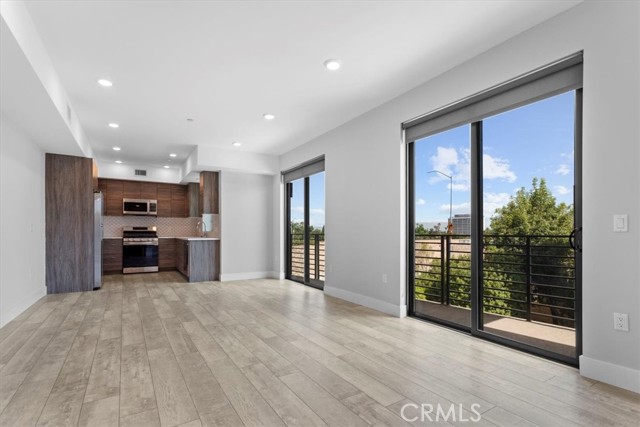 Detail Gallery Image 4 of 22 For 4383 Sepulveda Bld #303,  Sherman Oaks,  CA 91403 - 1 Beds | 1 Baths