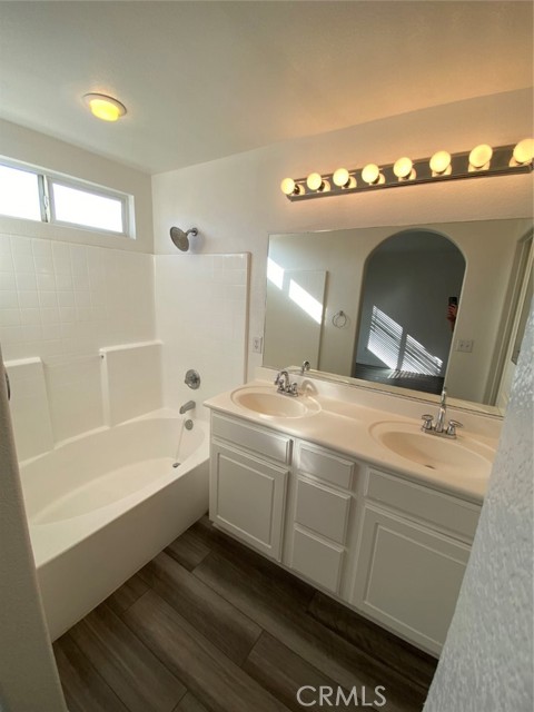 14495 Moon Valley Street, Victorville CA: https://media.crmls.org/medias/e9e6798c-a625-4f09-9593-e5171ceebdc8.jpg