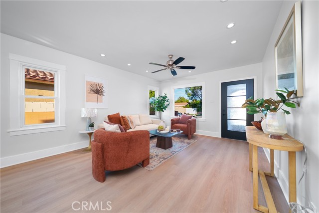 Detail Gallery Image 5 of 17 For 2385 Daisy, Long Beach,  CA 90806 - 2 Beds | 1 Baths