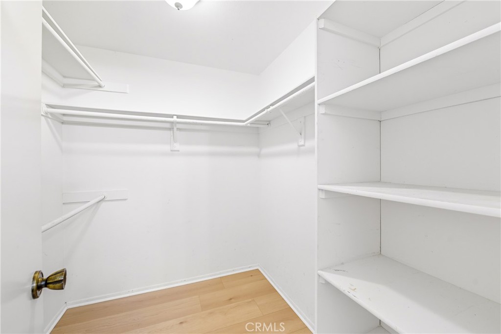 https://media.crmls.org/medias/e9e6bac8-e03c-4050-8523-65a186dd4b82.jpg?preset=X-Large