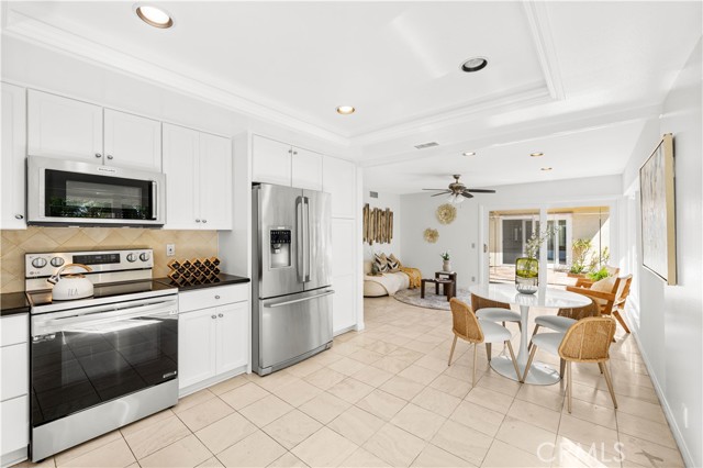 18701 Paseo Cortez, Irvine CA: https://media.crmls.org/medias/e9e6d044-b77e-4acc-abf1-4b2f97b33545.jpg