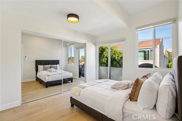 1824 Fairburn Ave, West Los Angeles CA: https://media.crmls.org/medias/e9e73394-b450-464e-ab1f-df638f9644a1.jpg