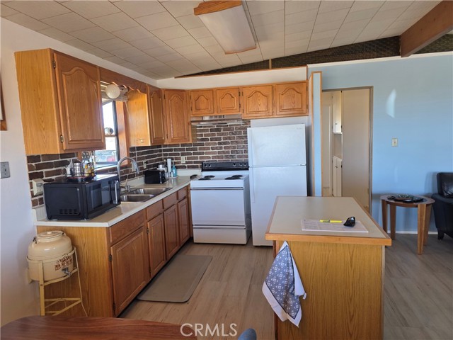 Detail Gallery Image 12 of 34 For 5566 Oleta, Landers,  CA 92285 - 2 Beds | 1 Baths