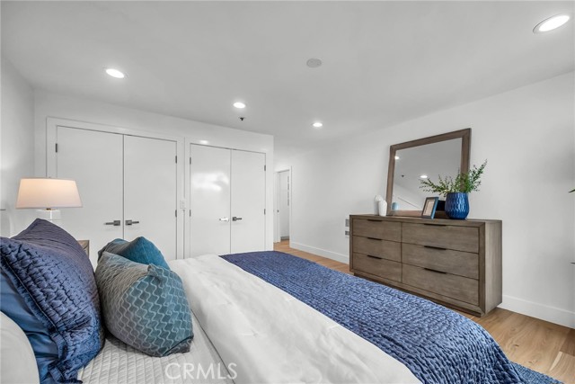 200 S Catalina Avenue, Redondo Beach CA: https://media.crmls.org/medias/e9e807dd-0959-41d8-9358-a2f79f42faf5.jpg