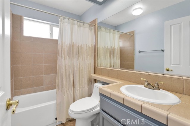 1679 Desert Front Road, Wrightwood CA: https://media.crmls.org/medias/e9e8ff62-11e2-42bf-940b-52d730f18aa5.jpg